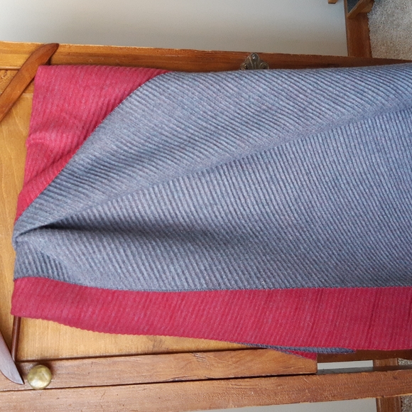 Christina Lee Scarf - Picture 4 of 7